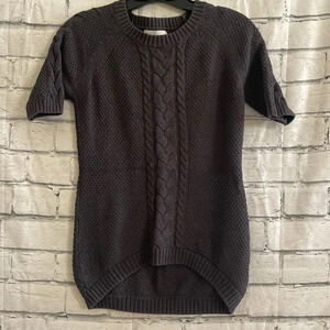 Women’s gray short sleeve sweater small
